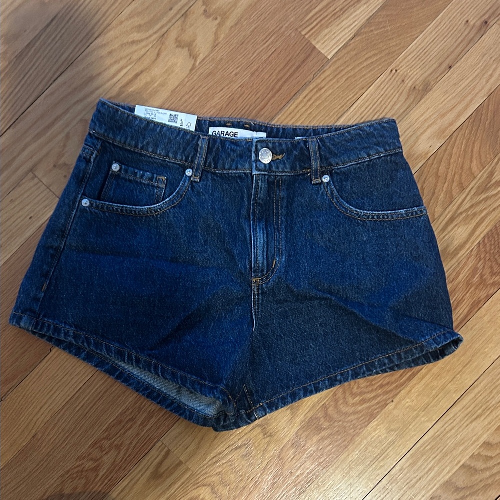 Garage Women's Dark Blue Denim Jean Shorts NEW WITH TAGS size 03/26 - Picture 2 of 4